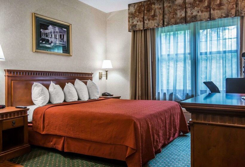 Отель Econo Lodge Glens Falls   Lake George