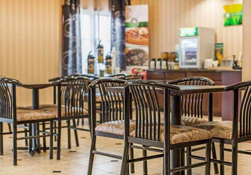 Отель Econo Lodge Glens Falls   Lake George