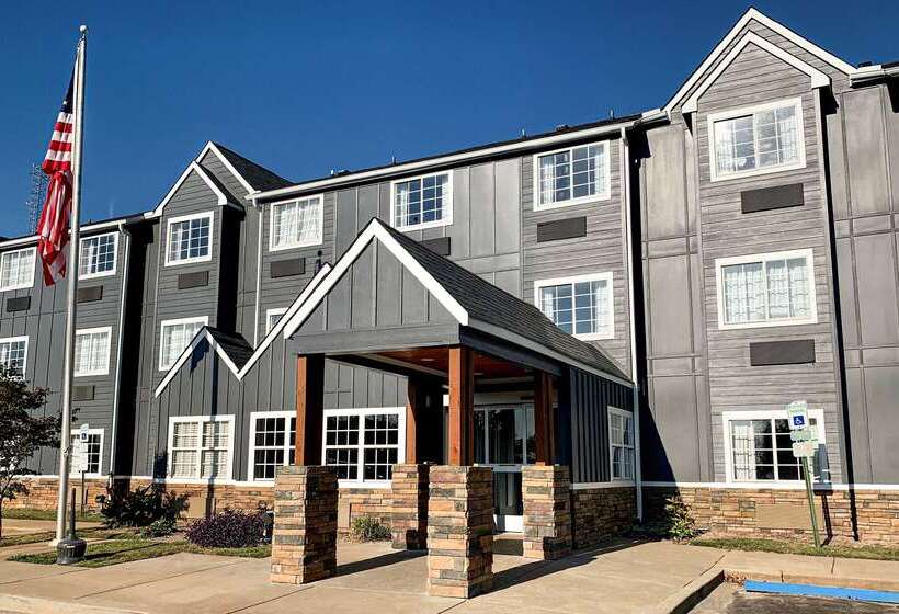 בית מלון כפרי Econo Lodge Inn & Suites