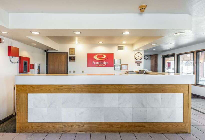 Отель Econo Lodge Inn & Suites