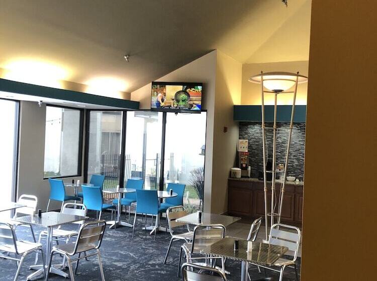 فندق Greenstay Inn & Suites Court View