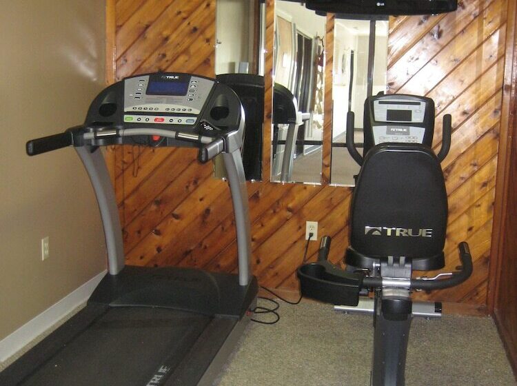 هتل Guesthouse Inn & Suites Lexington