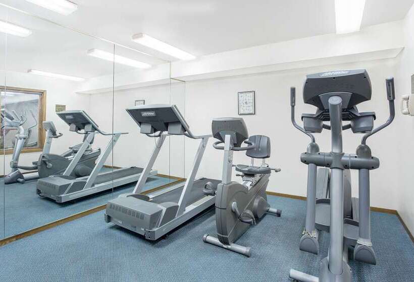 فندق Hawthorn Extended Stay By Wyndham Green Bay