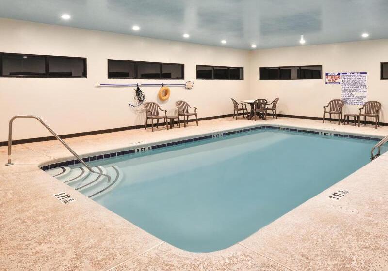 فندق Holiday Inn Express & Suites Locust Grove By Ihg
