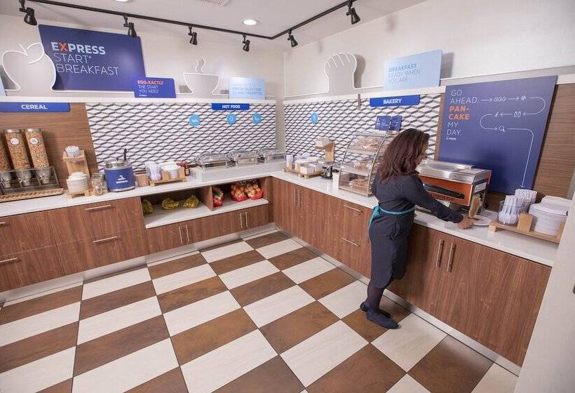 فندق Holiday Inn Express & Suites Locust Grove By Ihg