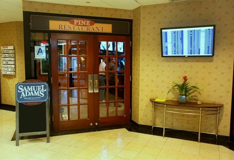 فندق Holiday Inn Laguardia Airport, An Ihg