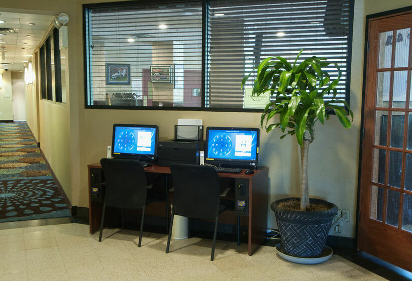 فندق Holiday Inn Laguardia Airport, An Ihg