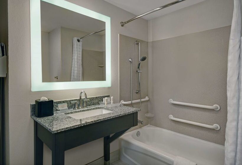 فندق Homewood Suites By Hilton Eatontown