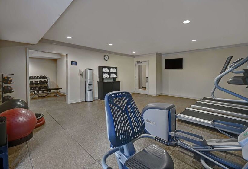 فندق Homewood Suites By Hilton Eatontown