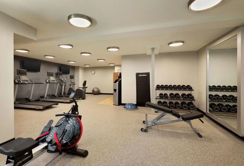 בית מלון כפרי Homewood Suites By Hilton Portland Airport