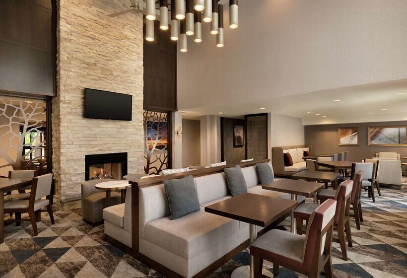 בית מלון כפרי Homewood Suites By Hilton Portland Airport