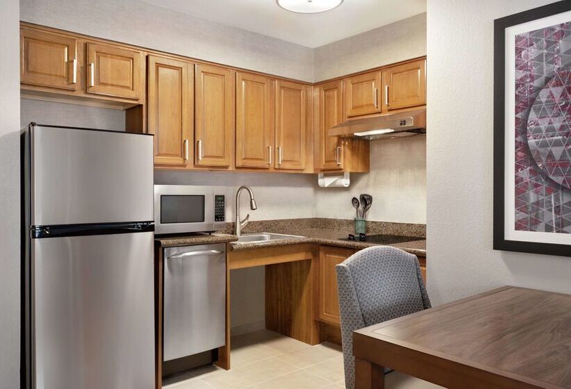 בית מלון כפרי Homewood Suites By Hilton Portland Airport