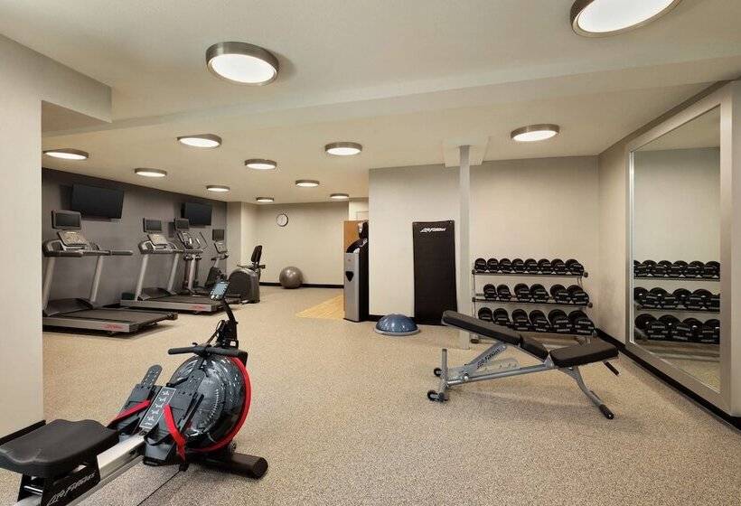 בית מלון כפרי Homewood Suites By Hilton Portland Airport