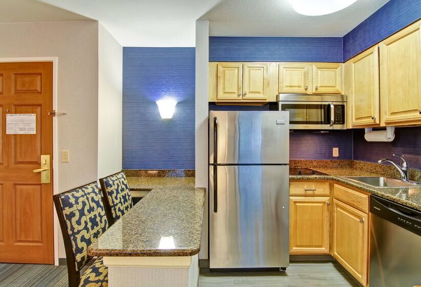 فندق Homewood Suites By Hilton Stratford