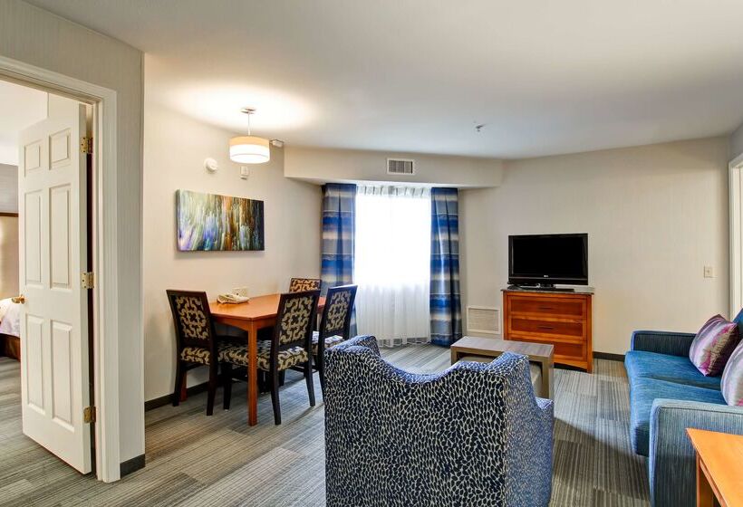 هتل Homewood Suites By Hilton Stratford