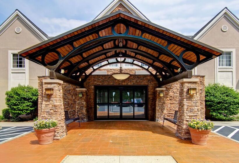 هتل Homewood Suites By Hilton Stratford