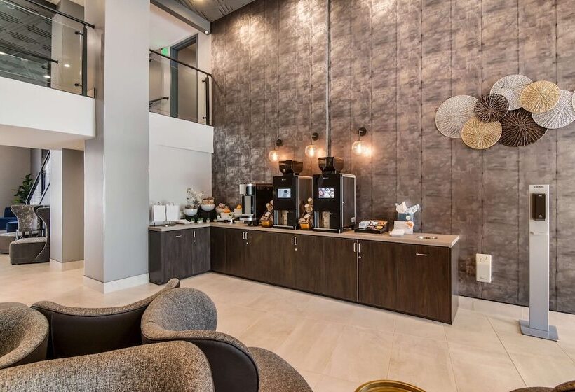 Hourglass Hotel, Ascend Hotel Collection