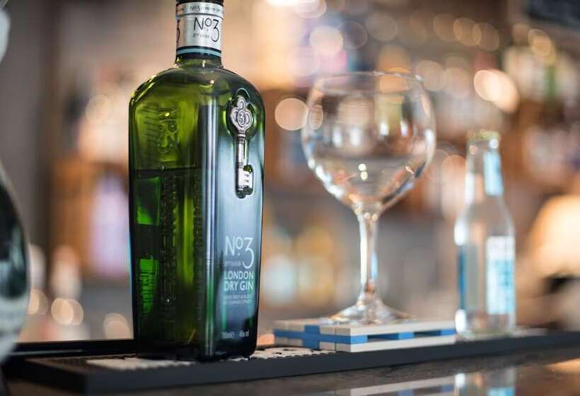 Отель Hôtel De L'ange