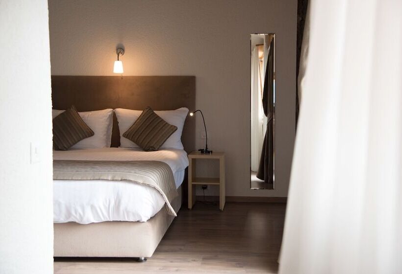 Отель Hôtel De L'ange