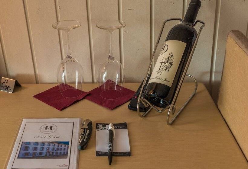 Отель Hôtel De L'ange