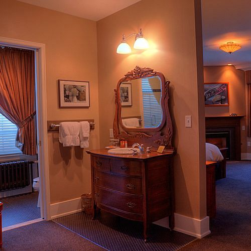 هتل Inn On Broadway