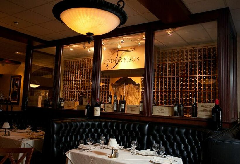 هتل Inn On Broadway