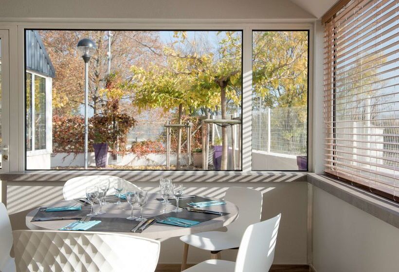 Kyriad Hotel Lyon Givors