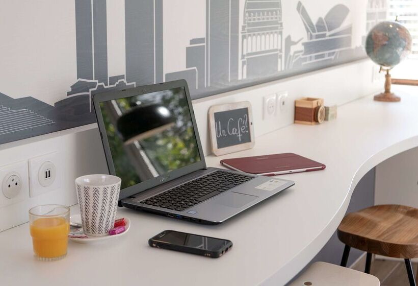 Kyriad Hotel Lyon Givors