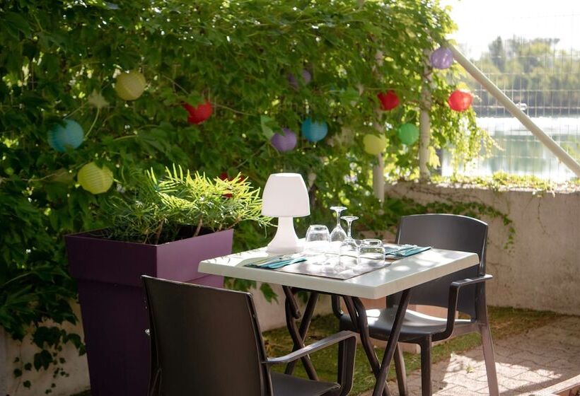 Kyriad Hotel Lyon Givors