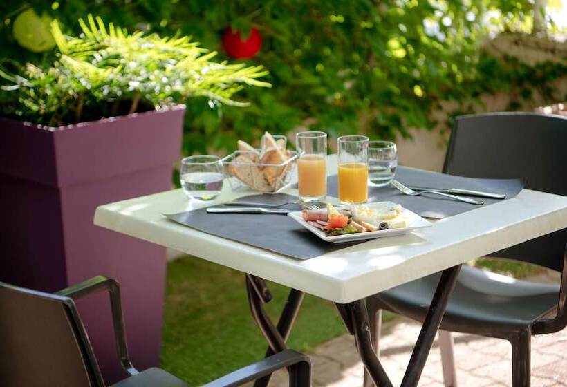 Kyriad Hotel Lyon Givors