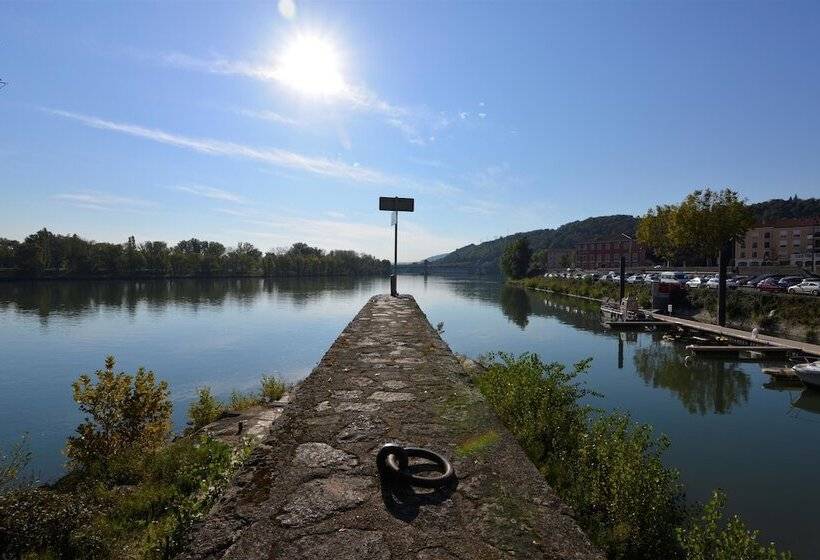 Kyriad Hotel Lyon Givors