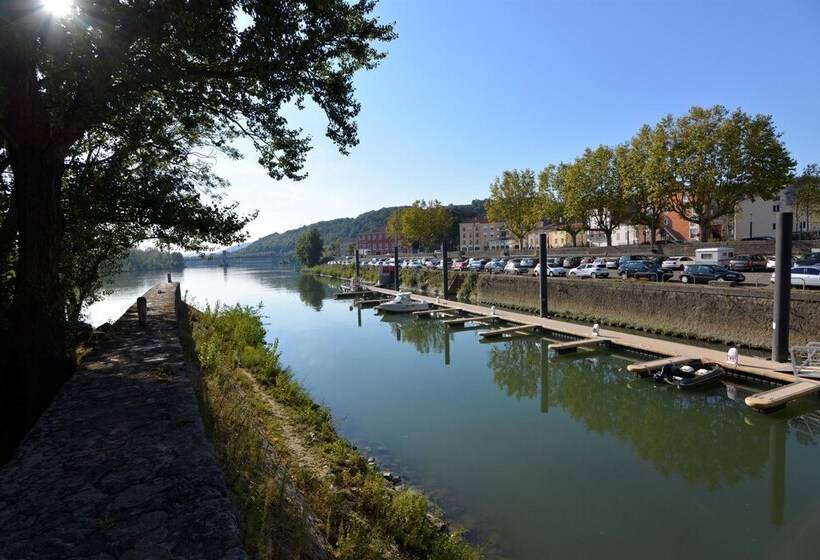 Kyriad Hotel Lyon Givors