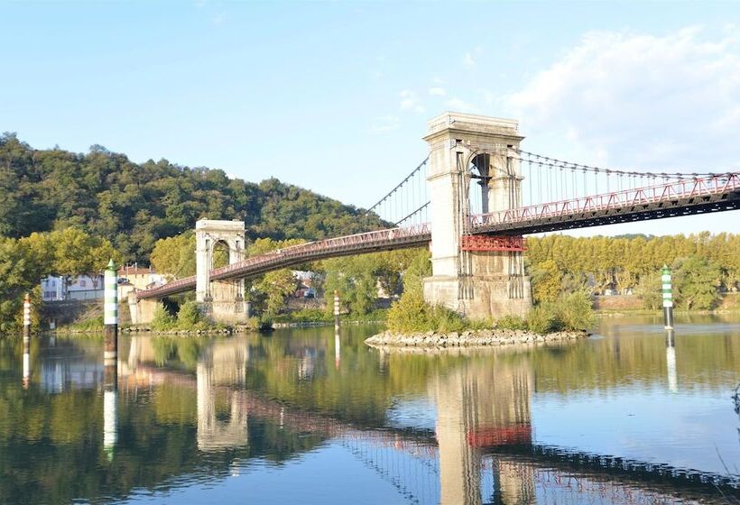 Kyriad Hotel Lyon Givors