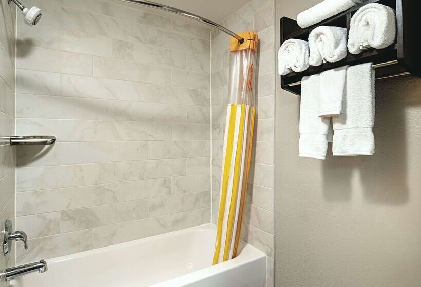 فندق La Quinta Inn By Wyndham Livermore