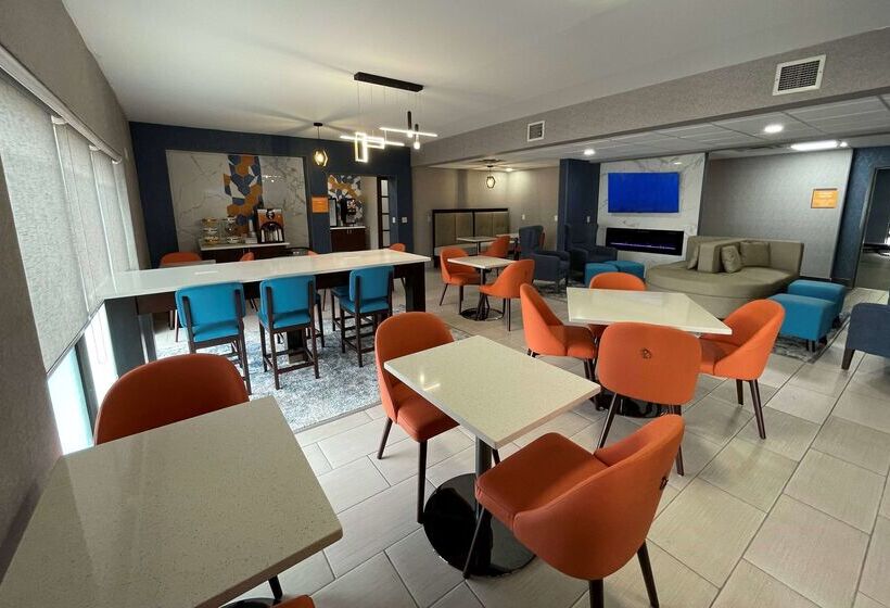 فندق La Quinta Inn & Suites By Wyndham Fayetteville I 95