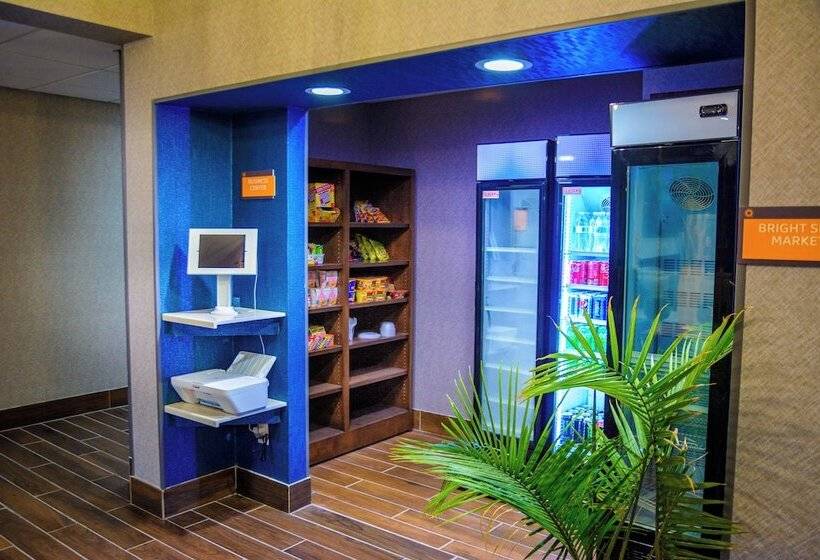 فندق La Quinta Inn & Suites By Wyndham Fayetteville I 95