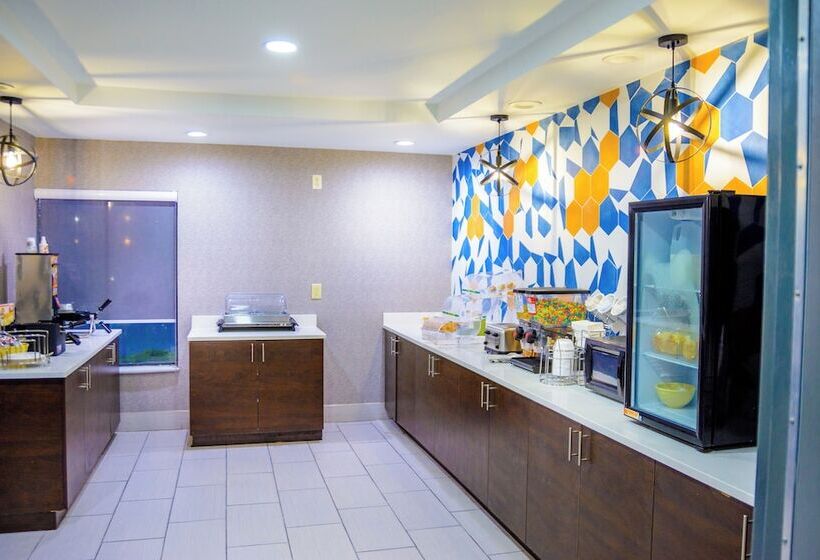 فندق La Quinta Inn & Suites By Wyndham Fayetteville I 95