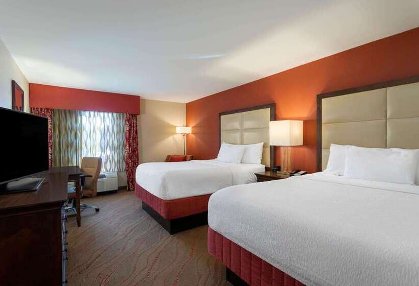 هتل La Quinta By Wyndham Pigeon Forge