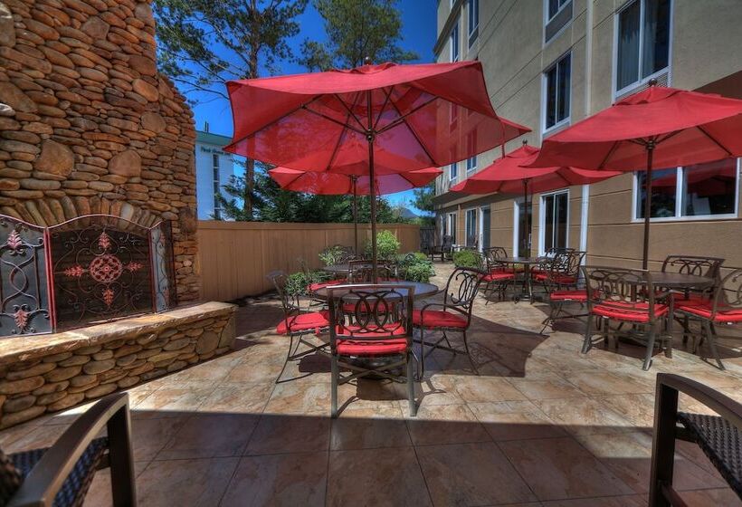 هتل La Quinta By Wyndham Pigeon Forge