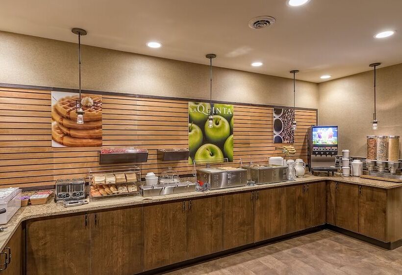 هتل La Quinta By Wyndham Pigeon Forge