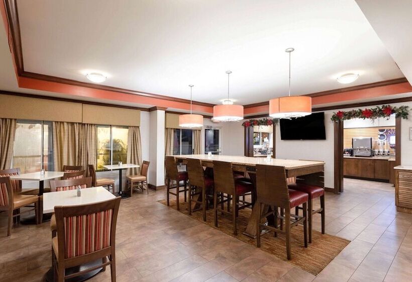 هتل La Quinta By Wyndham Pigeon Forge