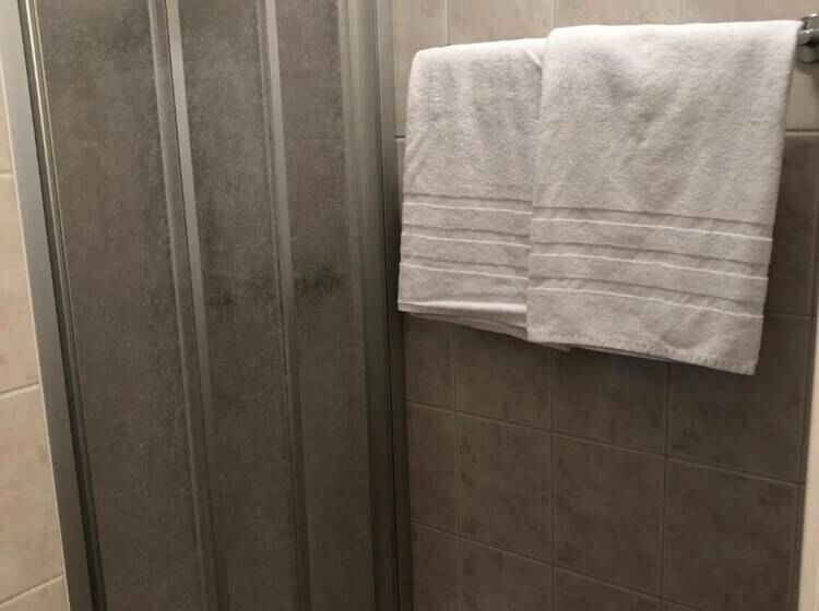 فندق Les Rives Du Doubs