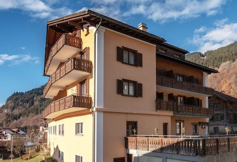 Отель Madrisa Lodge