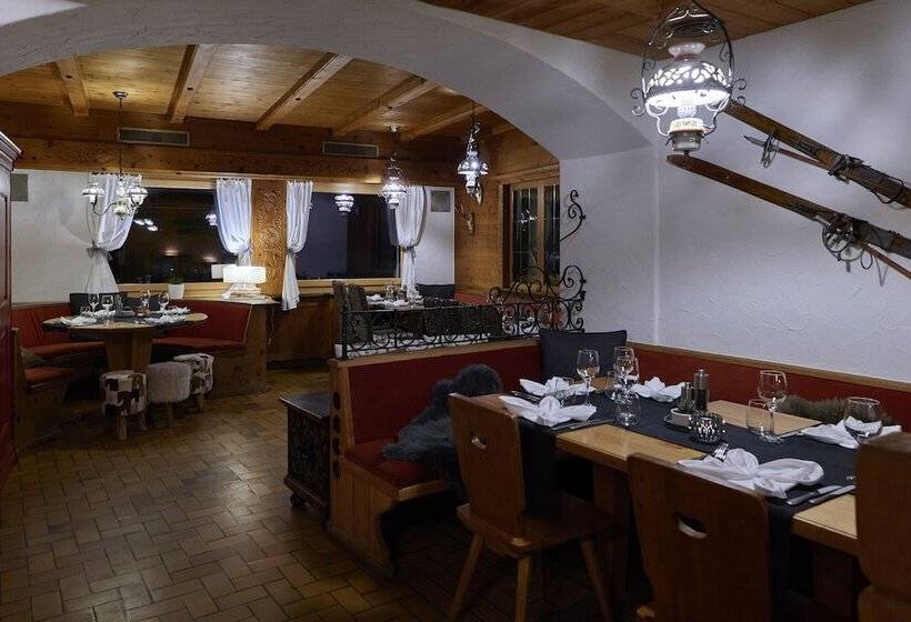 Отель Madrisa Lodge