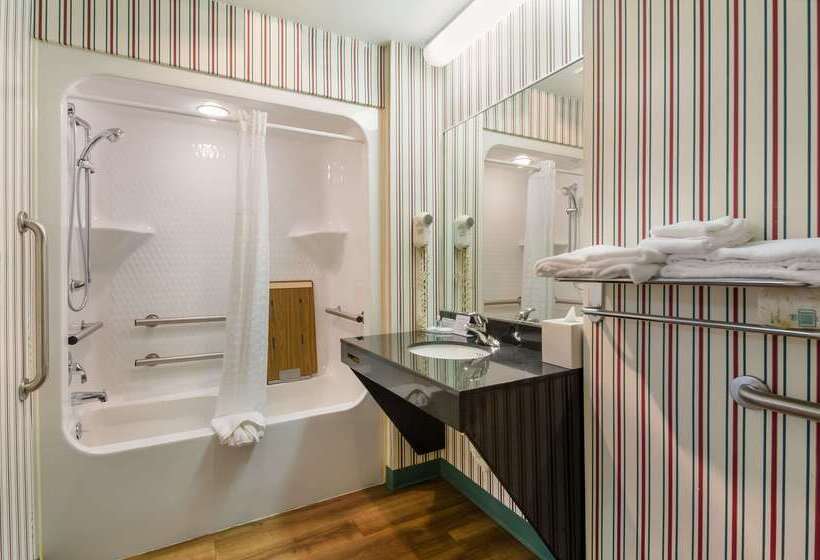 فندق Mainstay Suites Airport