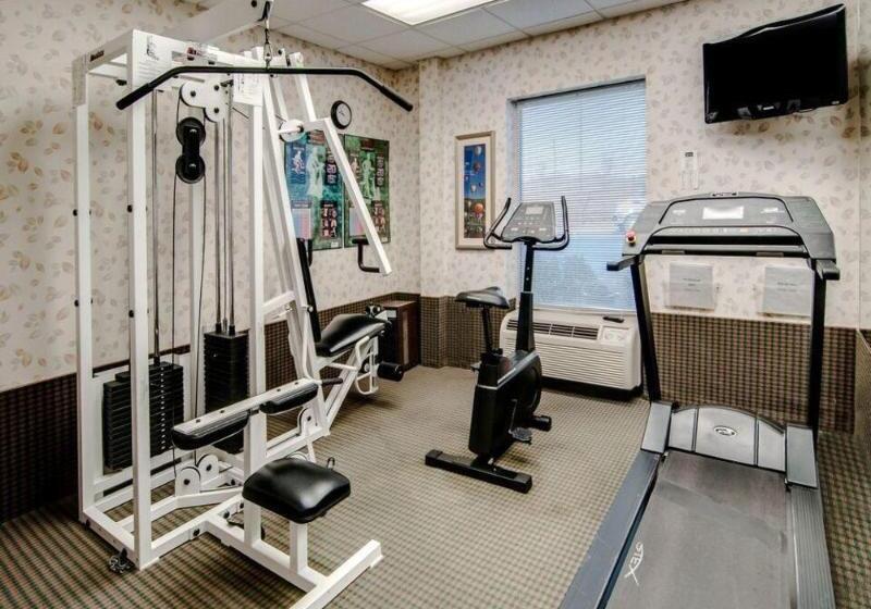 فندق Mainstay Suites Airport