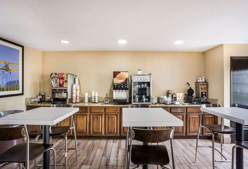 בית מלון כפרי Mainstay Suites Cedar Rapids North  Marion