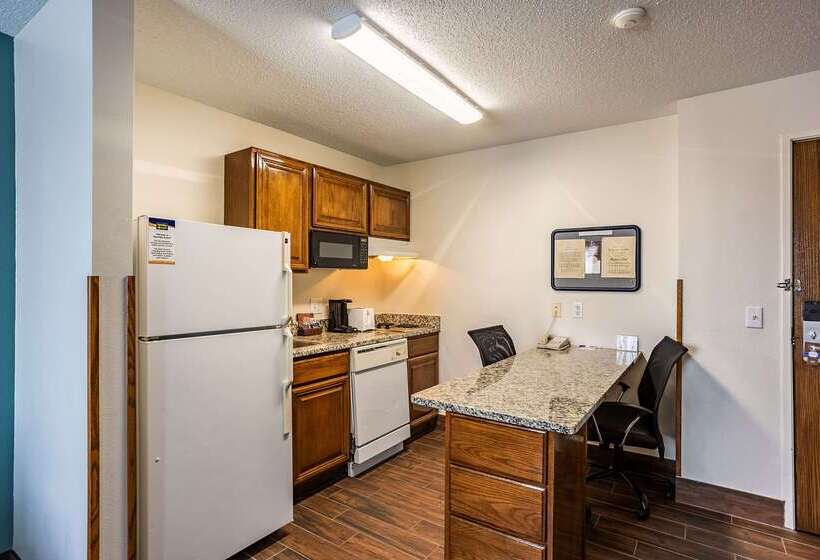 בית מלון כפרי Mainstay Suites Cedar Rapids North  Marion