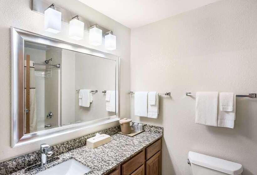 בית מלון כפרי Mainstay Suites Cedar Rapids North  Marion