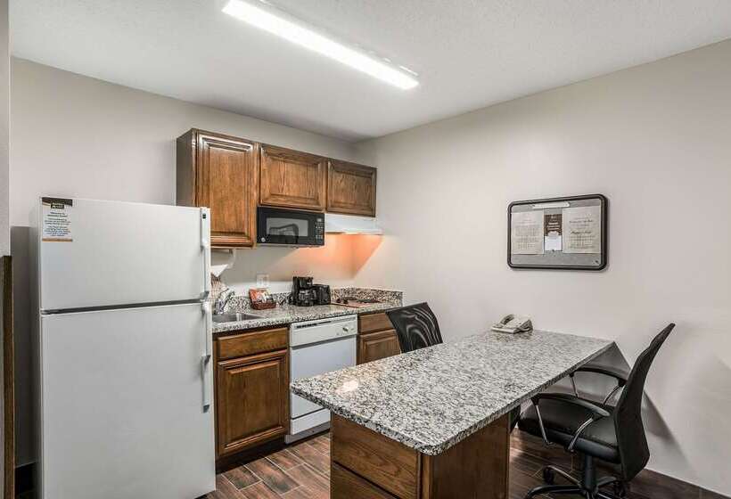 בית מלון כפרי Mainstay Suites Cedar Rapids North  Marion